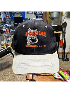 Vintage Hooters Sturgis SD '96 Black/White Snapback Hat / Motorcycle